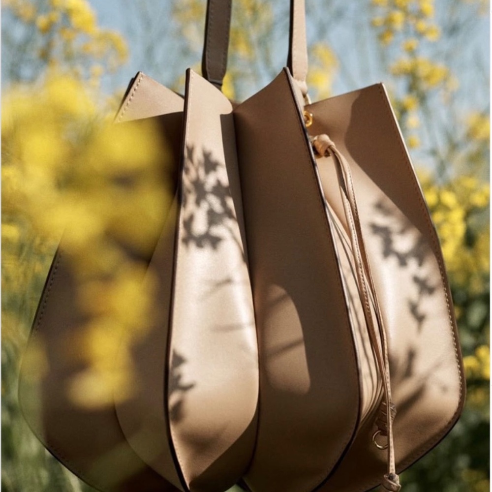 Ulla Johnson Beige Leather Lotus Flower Large Shoulder Bag - Picture 5 of 11